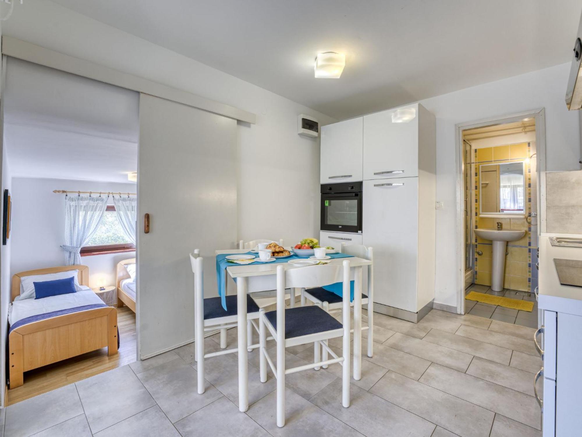 Apartment Jurkovic - Nji100 By Interhome Njivice Exteriör bild